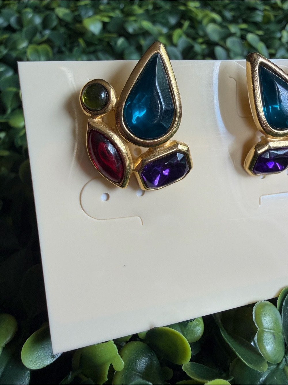 Vintage Trifari Multi-Stone Pierced Earrings Teal Pink Purple Olive Gold Signed - Picture 4 of 6
